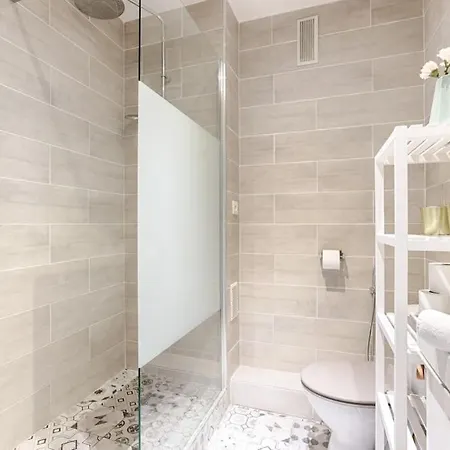 Champs Elysees Haussmann Charming 1br Appartamento